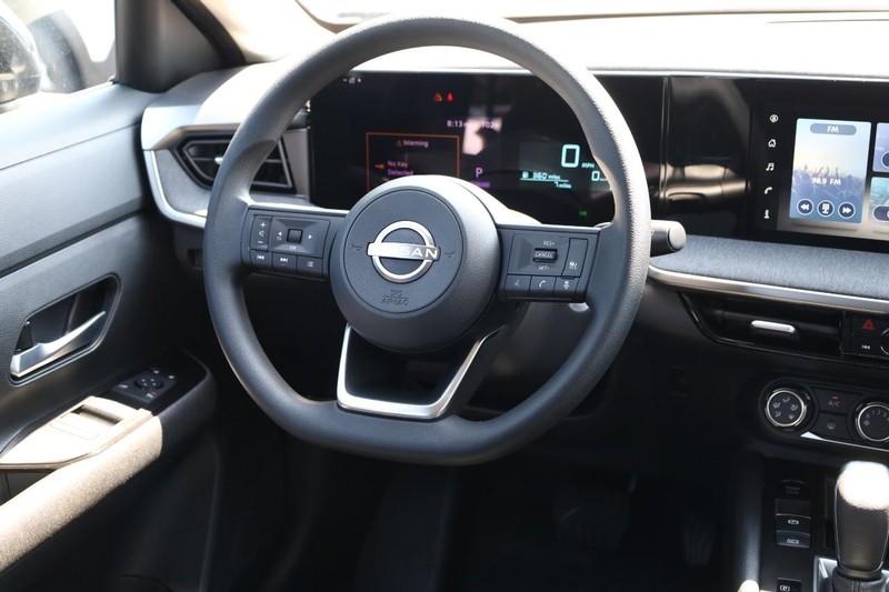 Nissan Kicks Vehicle Image 25