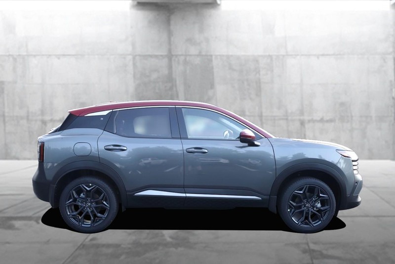Nissan Kicks Vehicle Image 05
