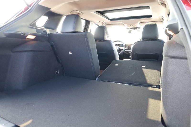 Nissan Kicks Vehicle Image 08