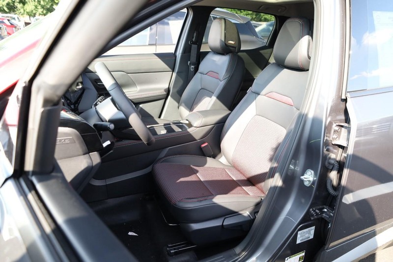 Nissan Kicks Vehicle Image 11