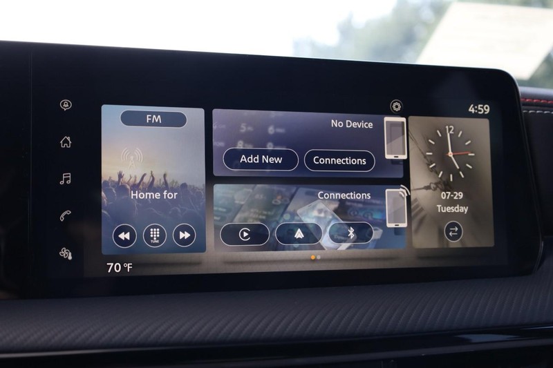 Nissan Kicks Vehicle Image 14