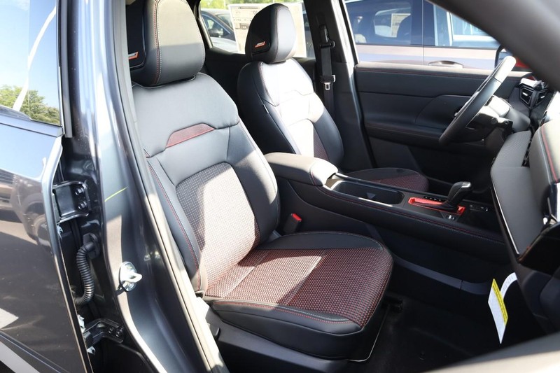 Nissan Kicks Vehicle Image 28