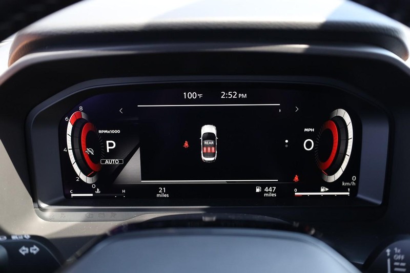 Nissan Rogue Vehicle Image 15