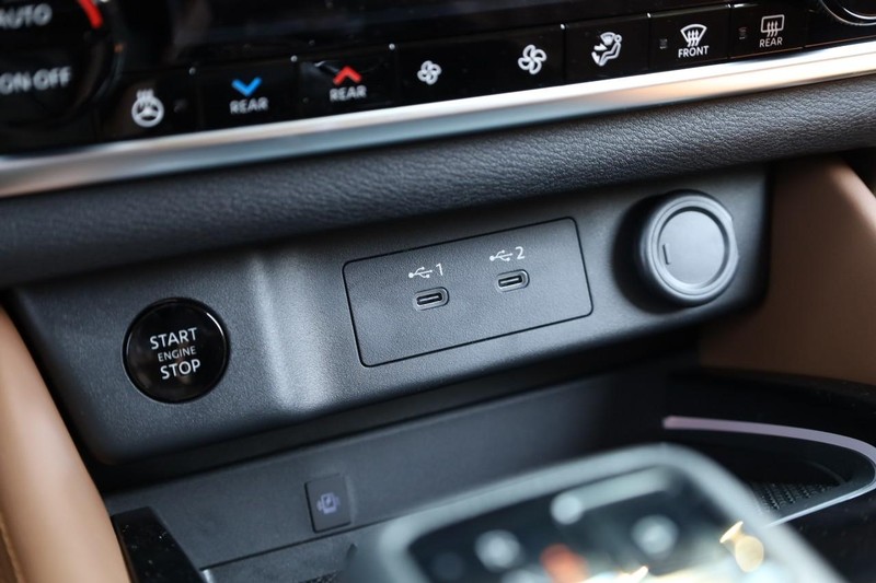 Nissan Rogue Vehicle Image 20
