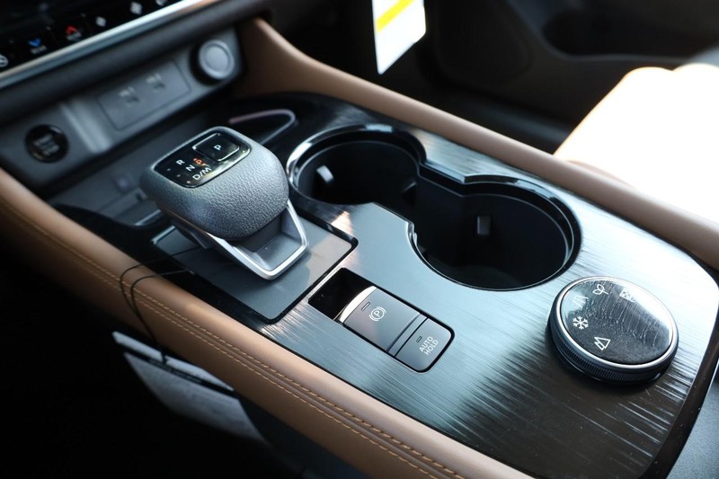 Nissan Rogue Vehicle Image 21