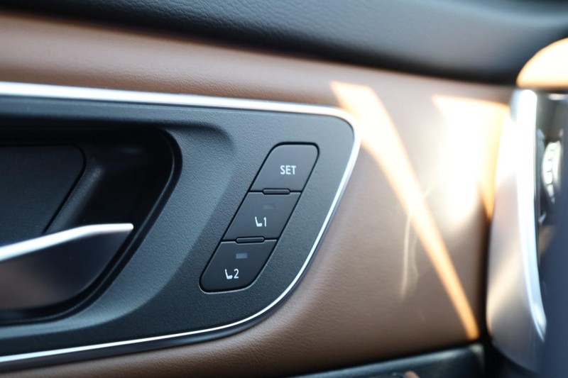 Nissan Rogue Vehicle Image 24