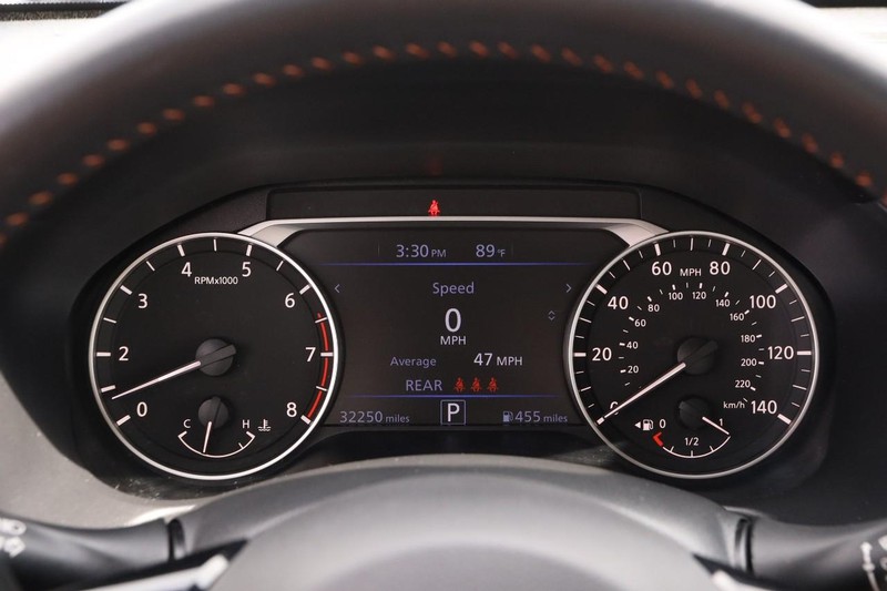 Nissan Altima Vehicle Image 14