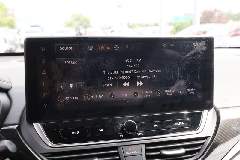 Nissan Altima Vehicle Image 15