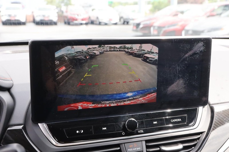 Nissan Altima Vehicle Image 16