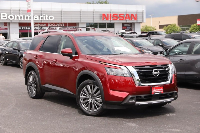 Nissan Pathfinder Vehicle Image 02