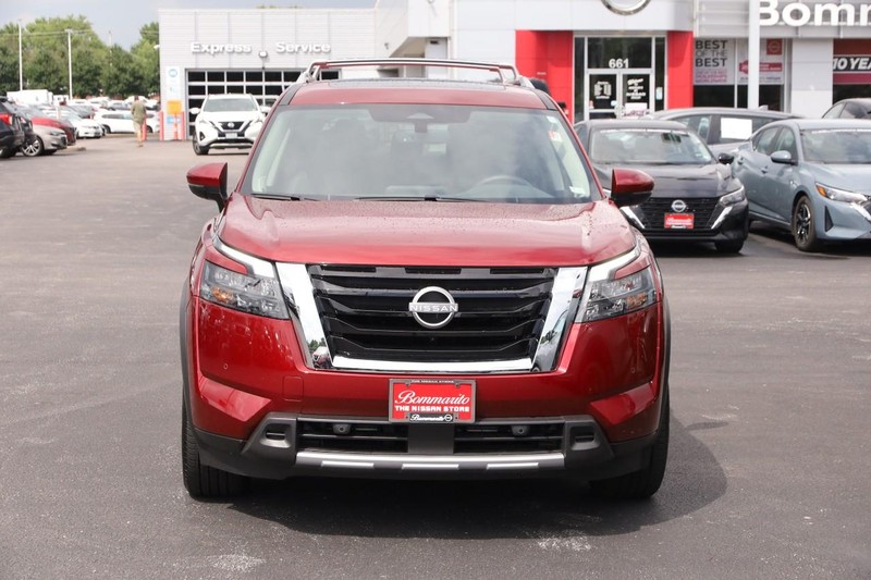 Nissan Pathfinder Vehicle Image 04