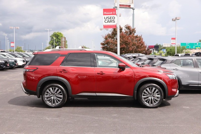 Nissan Pathfinder Vehicle Image 05