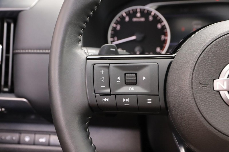 Nissan Pathfinder Vehicle Image 14