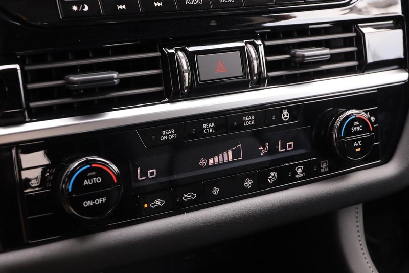 Nissan Pathfinder Vehicle Image 20