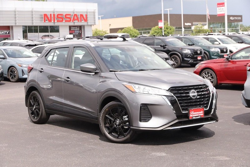 Nissan Kicks Vehicle Image 02