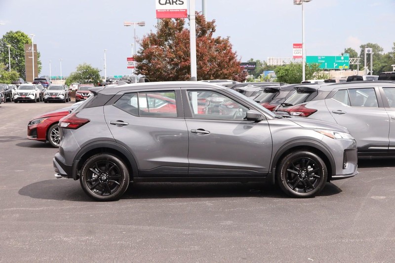 Nissan Kicks Vehicle Image 05