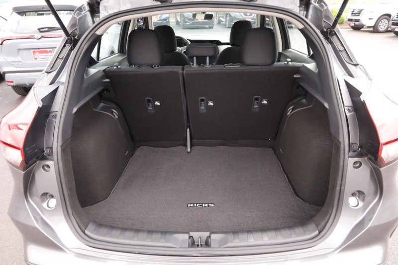 Nissan Kicks Vehicle Image 06