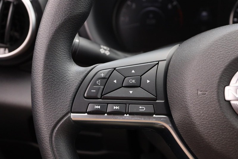 Nissan Kicks Vehicle Image 11