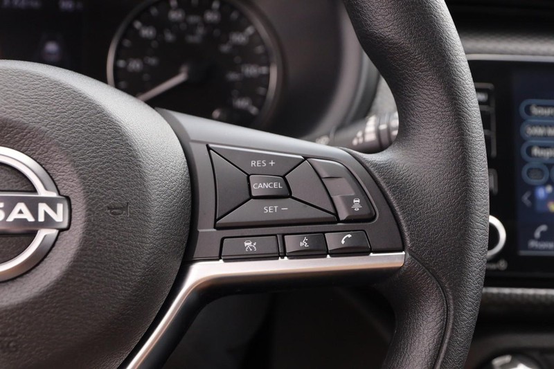 Nissan Kicks Vehicle Image 12