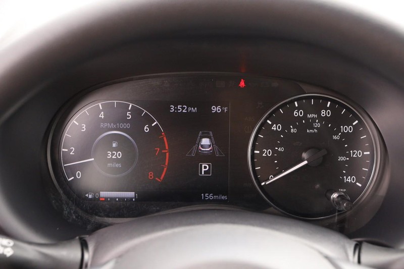Nissan Kicks Vehicle Image 13