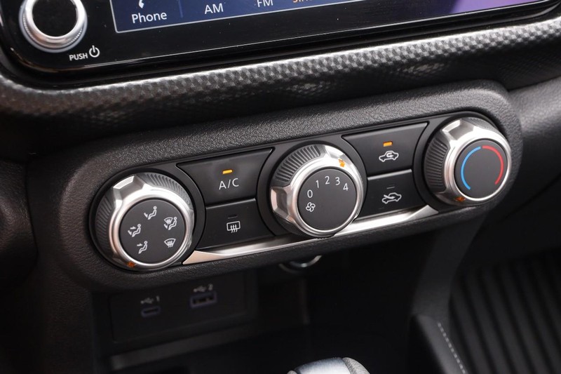 Nissan Kicks Vehicle Image 16