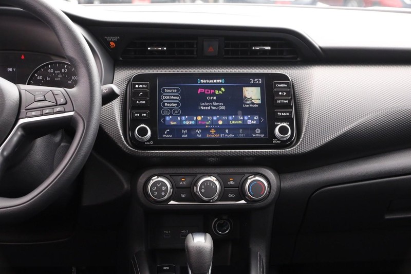 Nissan Kicks Vehicle Image 21