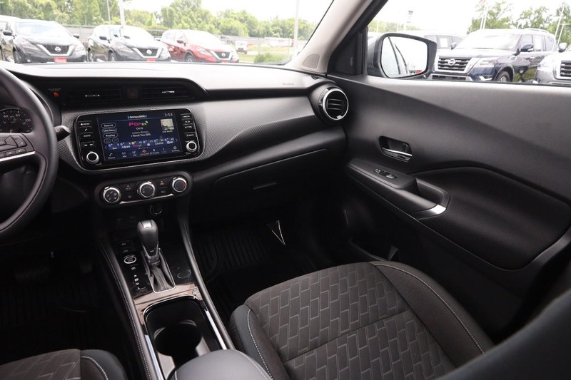 Nissan Kicks Vehicle Image 22