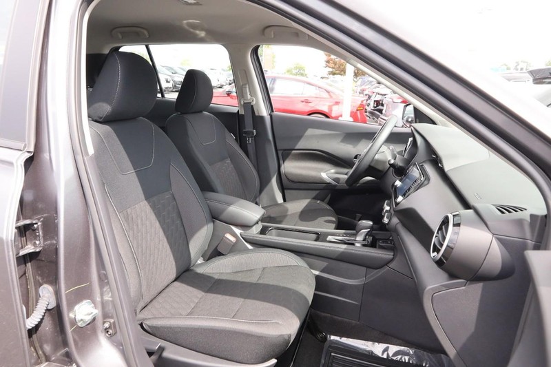 Nissan Kicks Vehicle Image 23