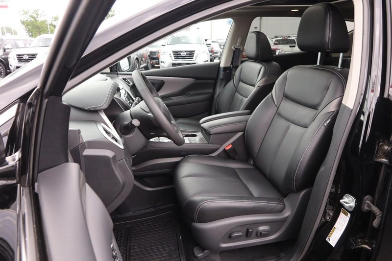 Nissan Murano Vehicle Image 10