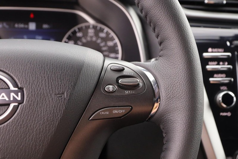 Nissan Murano Vehicle Image 14