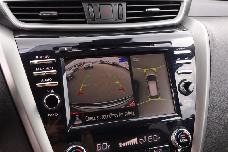Nissan Murano Vehicle Image 18