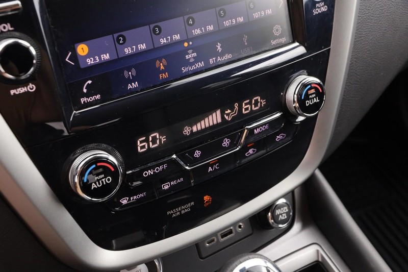 Nissan Murano Vehicle Image 19