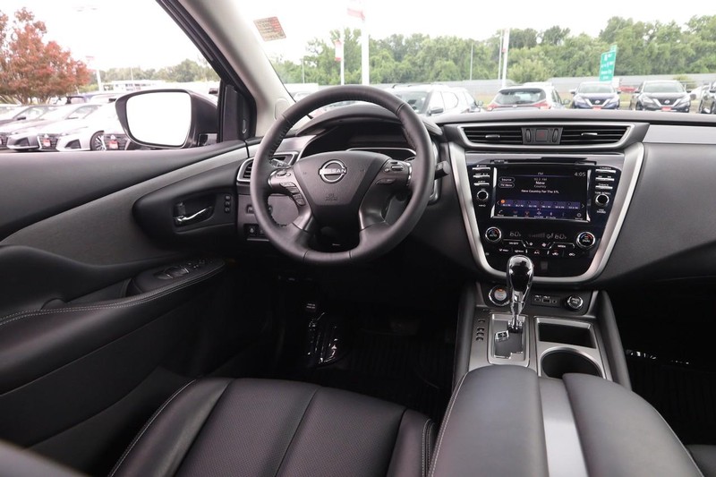 Nissan Murano Vehicle Image 23
