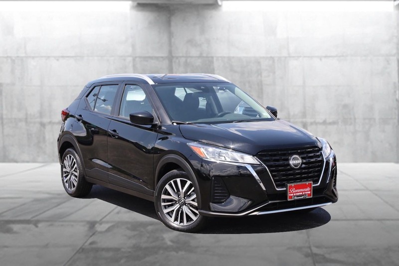 Nissan Kicks Vehicle Image 02