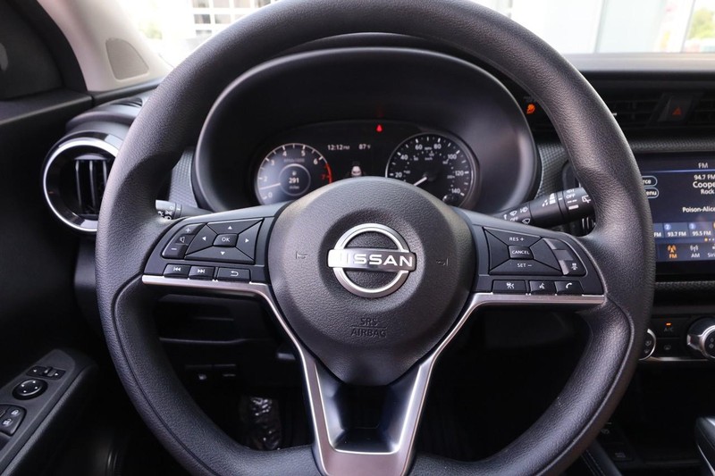 Nissan Kicks Vehicle Image 10