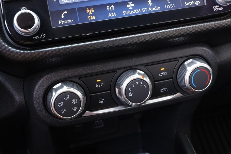 Nissan Kicks Vehicle Image 16