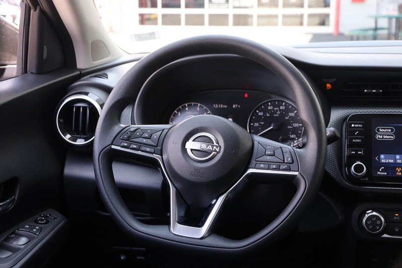 Nissan Kicks Vehicle Image 20