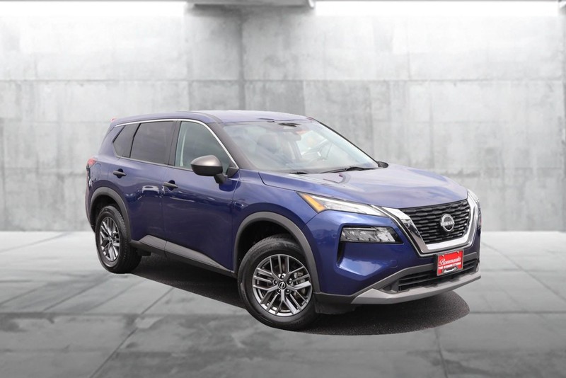 Nissan Rogue Vehicle Image 02