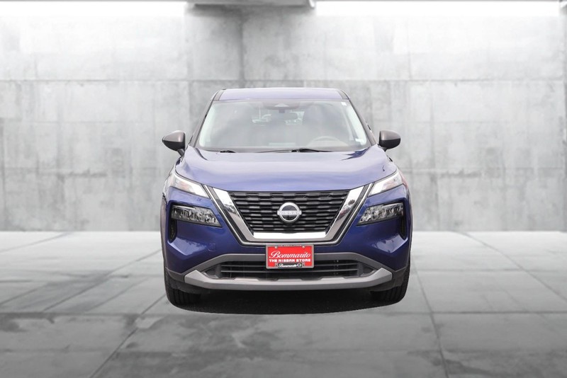 Nissan Rogue Vehicle Image 04