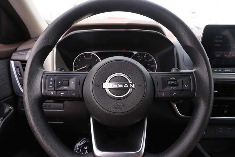Nissan Rogue Vehicle Image 10