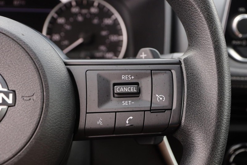 Nissan Rogue Vehicle Image 12