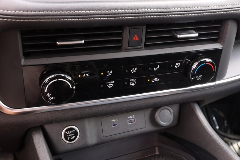 Nissan Rogue Vehicle Image 16