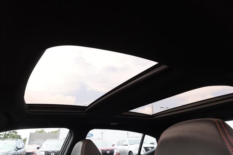 Nissan Maxima Vehicle Image 08