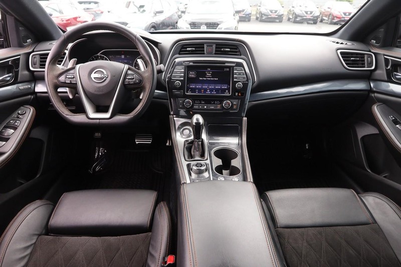 Nissan Maxima Vehicle Image 21