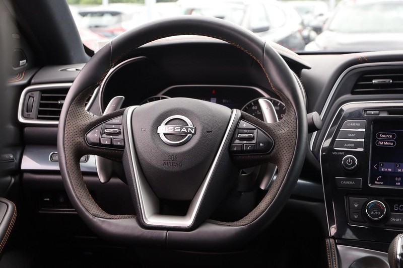 Nissan Maxima Vehicle Image 23