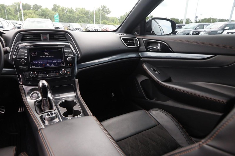 Nissan Maxima Vehicle Image 25