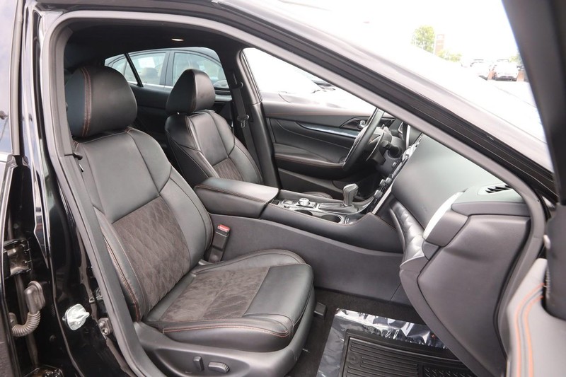 Nissan Maxima Vehicle Image 26