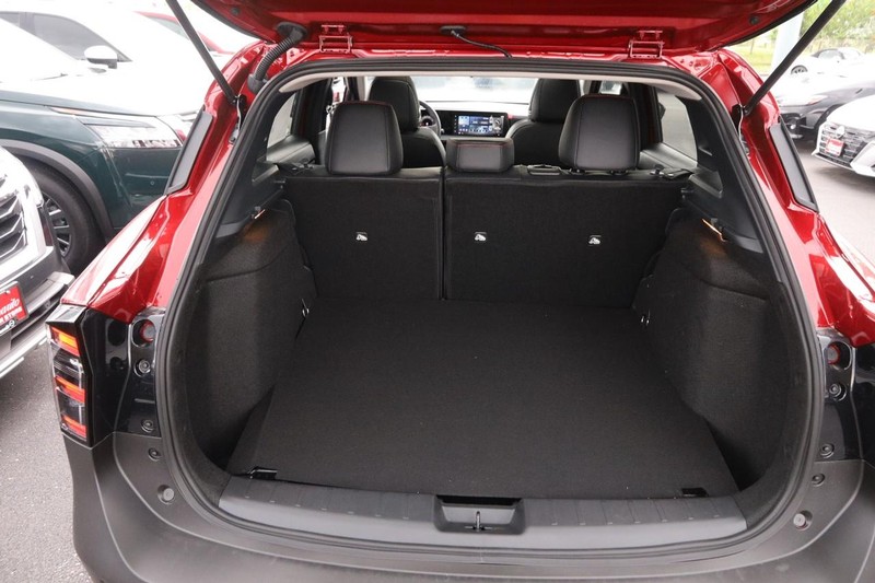 Nissan Kicks Vehicle Image 07