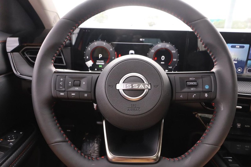 Nissan Kicks Vehicle Image 10