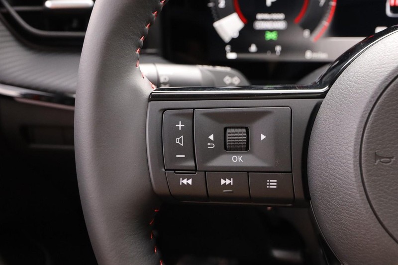 Nissan Kicks Vehicle Image 11